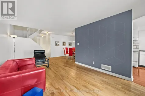 6420 Sablewood Place Ottawa ON K1C 7L7