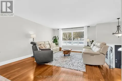 2477 Old Fort Road Tay ON L4R 4K3