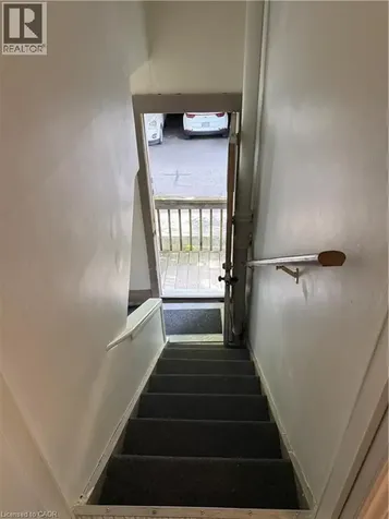 29 Mountain Avenue South Stoney Creek ON L8G 2V7