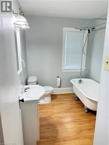 29 Mountain Avenue South Stoney Creek ON L8G 2V7