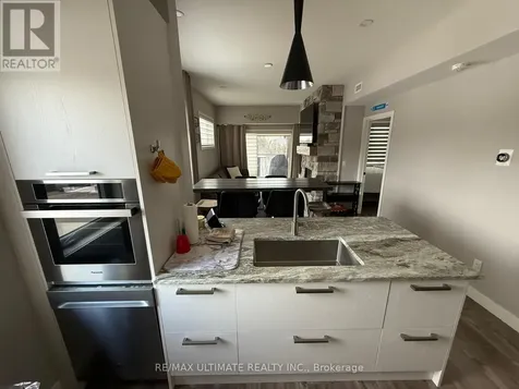 11 Beausoleil Lane Blue Mountains ON L9Y 0Y5