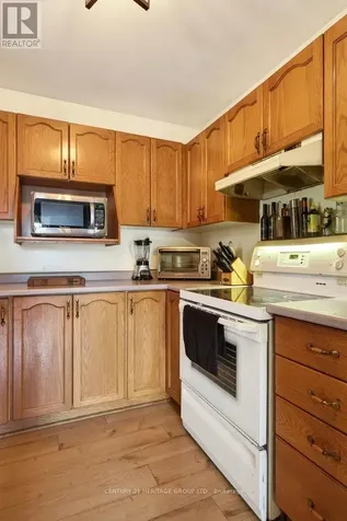 31 Kinross Street Haldimand ON N3W 1J7