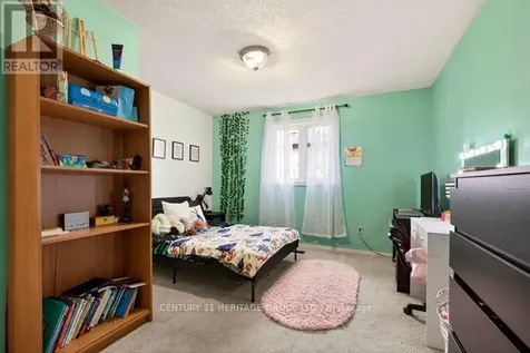 31 Kinross Street Haldimand ON N3W 1J7