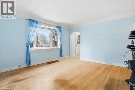 609 Guelph Street Kitchener ON N2H 5Y5