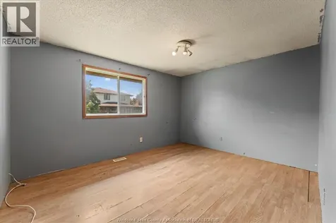 12249 Papineau Court Tecumseh ON N8N 3B5