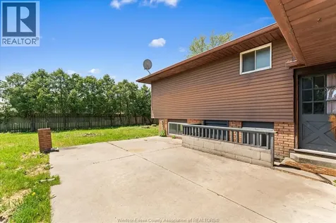 12249 Papineau Court Tecumseh ON N8N 3B5