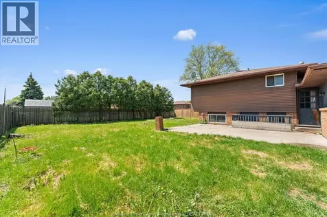 12249 Papineau Court Tecumseh ON N8N 3B5