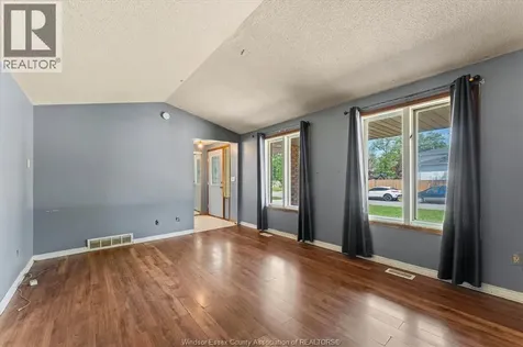 12249 Papineau Court Tecumseh ON N8N 3B5