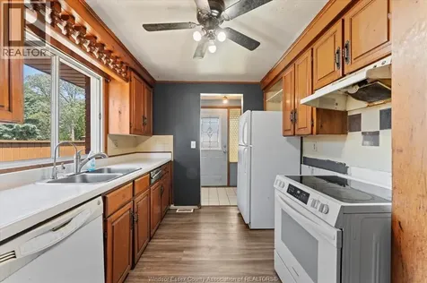 12249 Papineau Court Tecumseh ON N8N 3B5