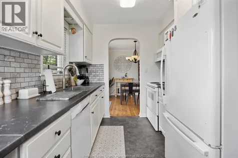 2725 Randolph Avenue Windsor ON N9E 3E1