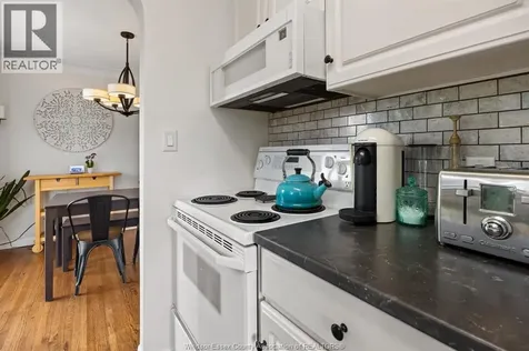 2725 Randolph Avenue Windsor ON N9E 3E1