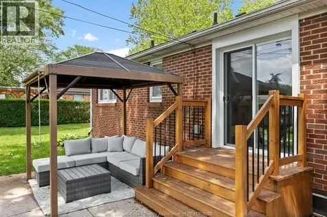 2725 Randolph Avenue Windsor ON N9E 3E1