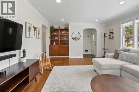 2725 Randolph Avenue Windsor ON N9E 3E1
