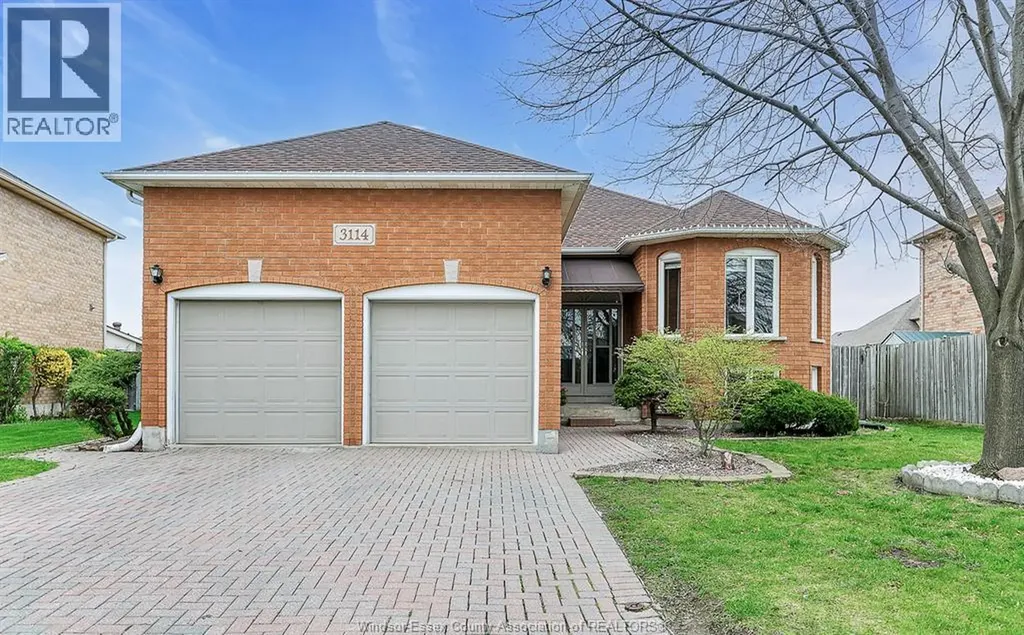 3114 Fletcher Windsor ON N9E 4M7