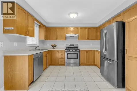 3114 Fletcher Windsor ON N9E 4M7