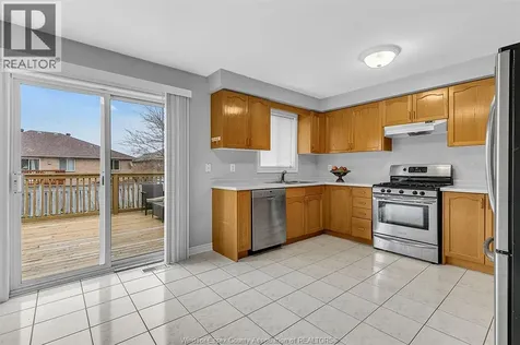 3114 Fletcher Windsor ON N9E 4M7