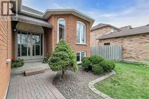 3114 Fletcher Windsor ON N9E 4M7
