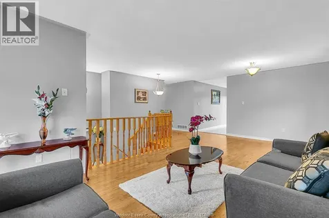 3114 Fletcher Windsor ON N9E 4M7