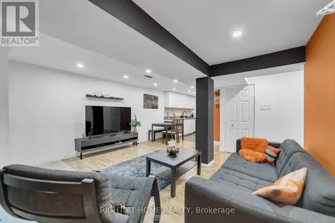 195 John Bowser Crescent Newmarket (glenway Estates) ON L3Y 7N6