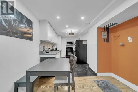 195 John Bowser Crescent Newmarket (glenway Estates) ON L3Y 7N6