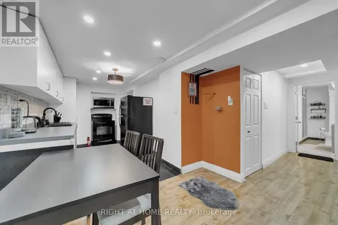 195 John Bowser Crescent Newmarket (glenway Estates) ON L3Y 7N6