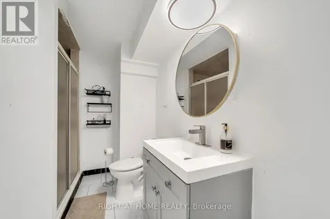 195 John Bowser Crescent Newmarket (glenway Estates) ON L3Y 7N6
