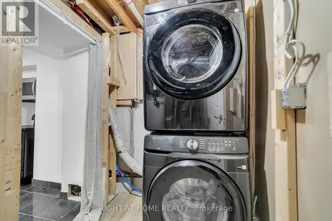 195 John Bowser Crescent Newmarket (glenway Estates) ON L3Y 7N6