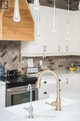 26 Pelosi Way East Gwillimbury ON L0G 1M0