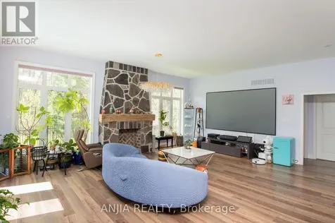 26 Pelosi Way East Gwillimbury ON L0G 1M0