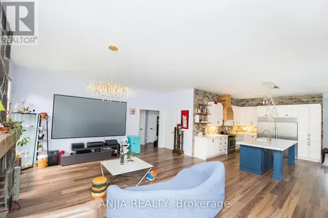 26 Pelosi Way East Gwillimbury ON L0G 1M0
