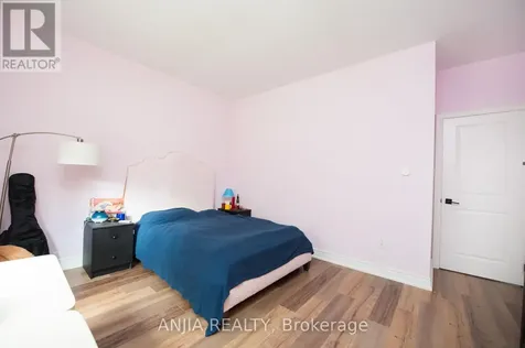 26 Pelosi Way East Gwillimbury ON L0G 1M0