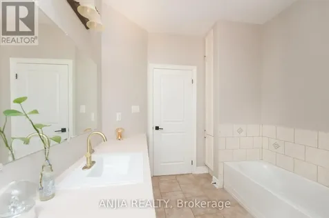 26 Pelosi Way East Gwillimbury ON L0G 1M0
