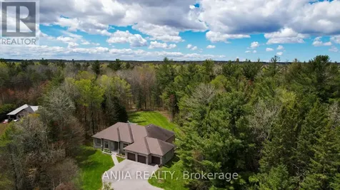 26 Pelosi Way East Gwillimbury ON L0G 1M0