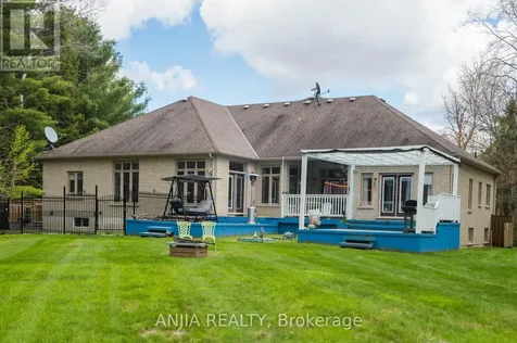 26 Pelosi Way East Gwillimbury ON L0G 1M0