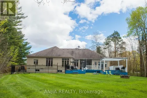 26 Pelosi Way East Gwillimbury ON L0G 1M0