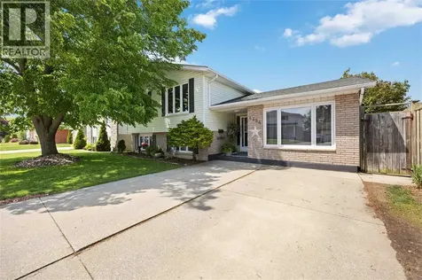 4484 North Street Petrolia ON N0N 1R0