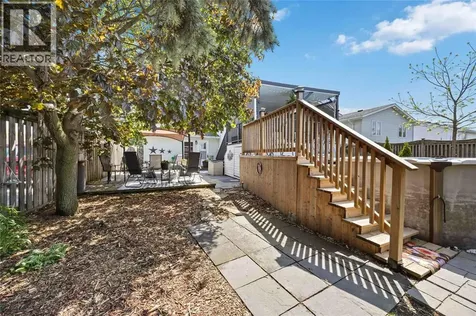 4484 North Street Petrolia ON N0N 1R0