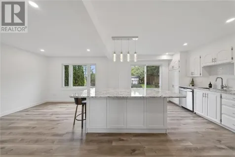 32 Thorncliffe Court Sudbury ON P3A 5E9