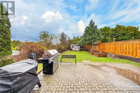 32 Thorncliffe Court Sudbury ON P3A 5E9