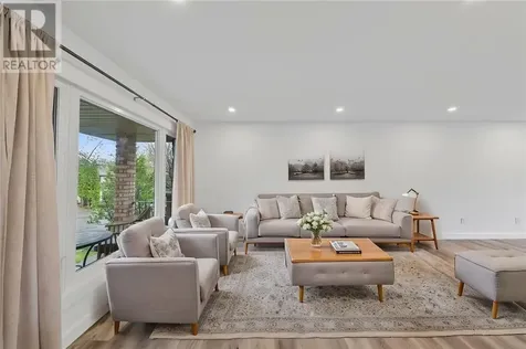 32 Thorncliffe Court Sudbury ON P3A 5E9