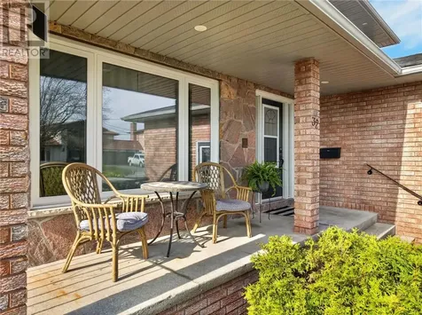 32 Thorncliffe Court Sudbury ON P3A 5E9