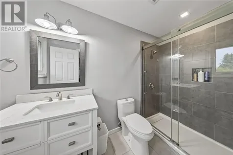 32 Thorncliffe Court Sudbury ON P3A 5E9