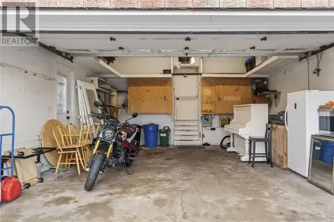 32 Thorncliffe Court Sudbury ON P3A 5E9
