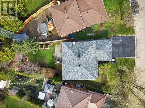 32 Thorncliffe Court Sudbury ON P3A 5E9