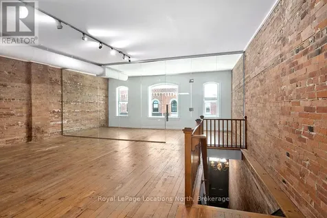 8 Bruce Street South Blue Mountains ON N0H 2P0