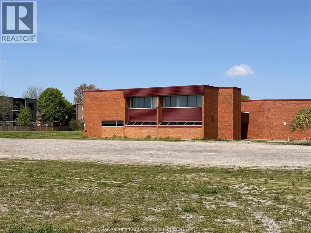 280 Merritt Avenue Chatham ON N7M 3G1