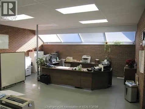 280 Merritt Avenue Chatham ON N7M 3G1