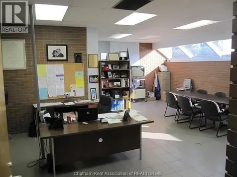 280 Merritt Avenue Chatham ON N7M 3G1