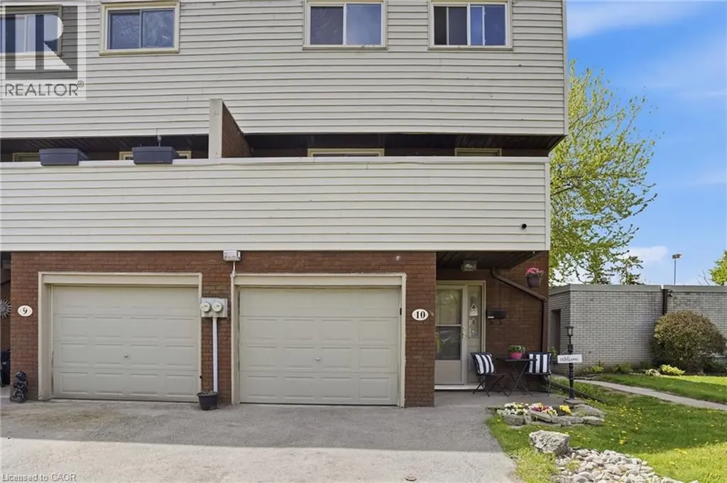 23 Watsons Lane Dundas ON L9H 5G9