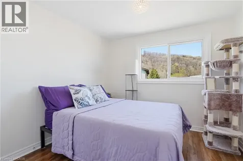 23 Watsons Lane Dundas ON L9H 5G9